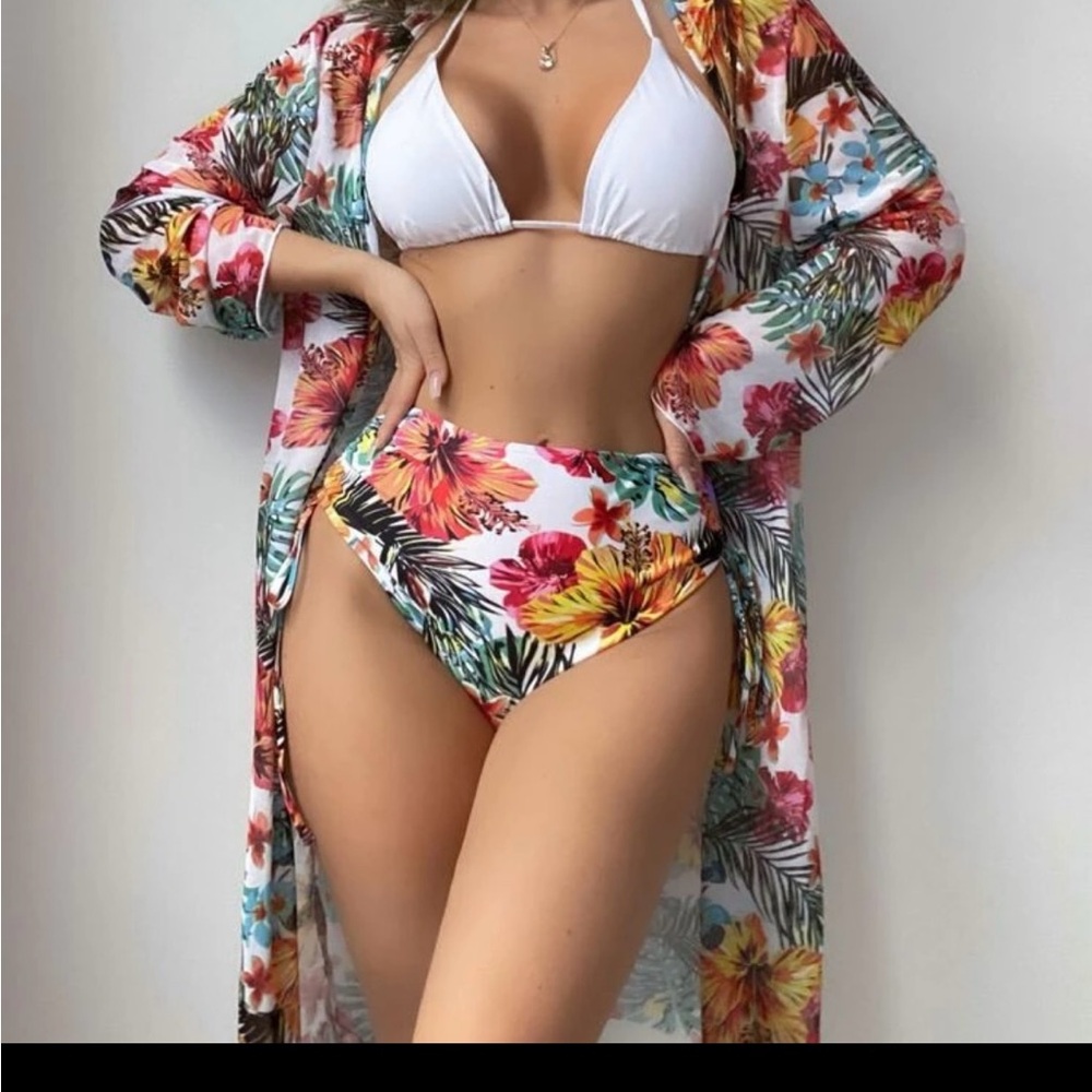 COPY - BRAND NEW tropical 3 piece bikini set